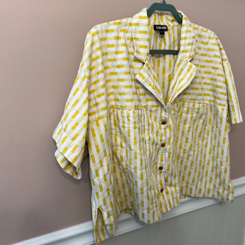 Ilana Kohn crop button down shirt.